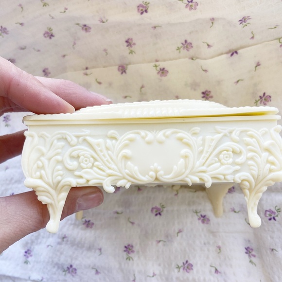 Antique Romantic Jewelry Box Renaissance Lovers Mirror Small Bakelite Celluloid - Picture 5 of 8